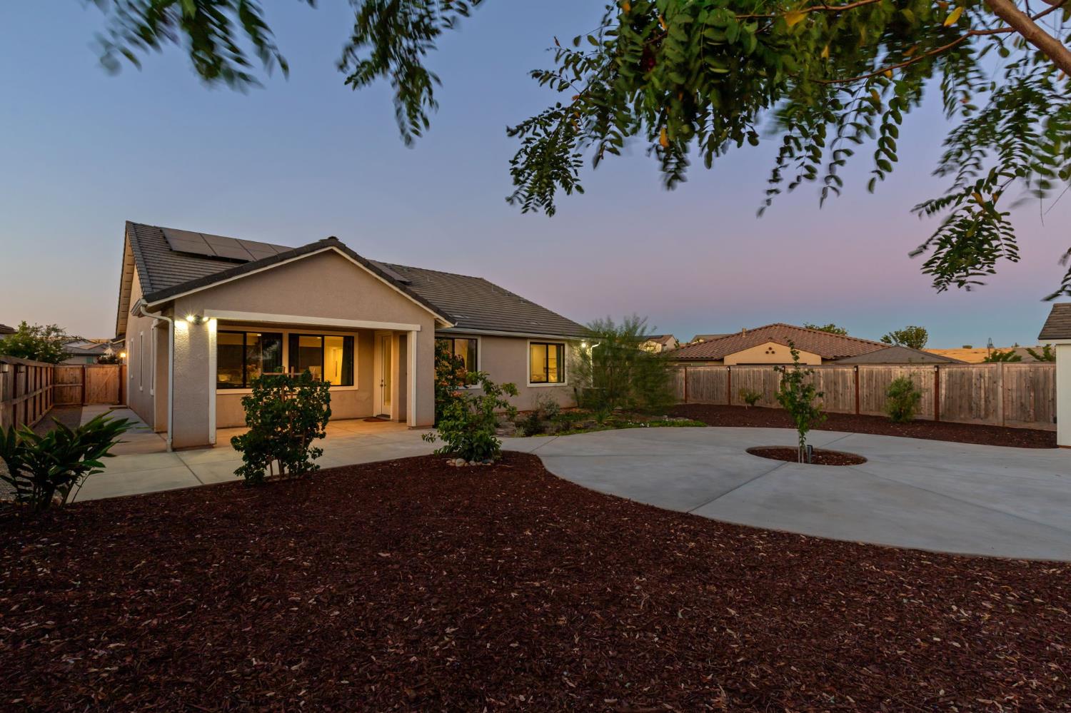 1022 Moonrise Way, Madera, CA 93636