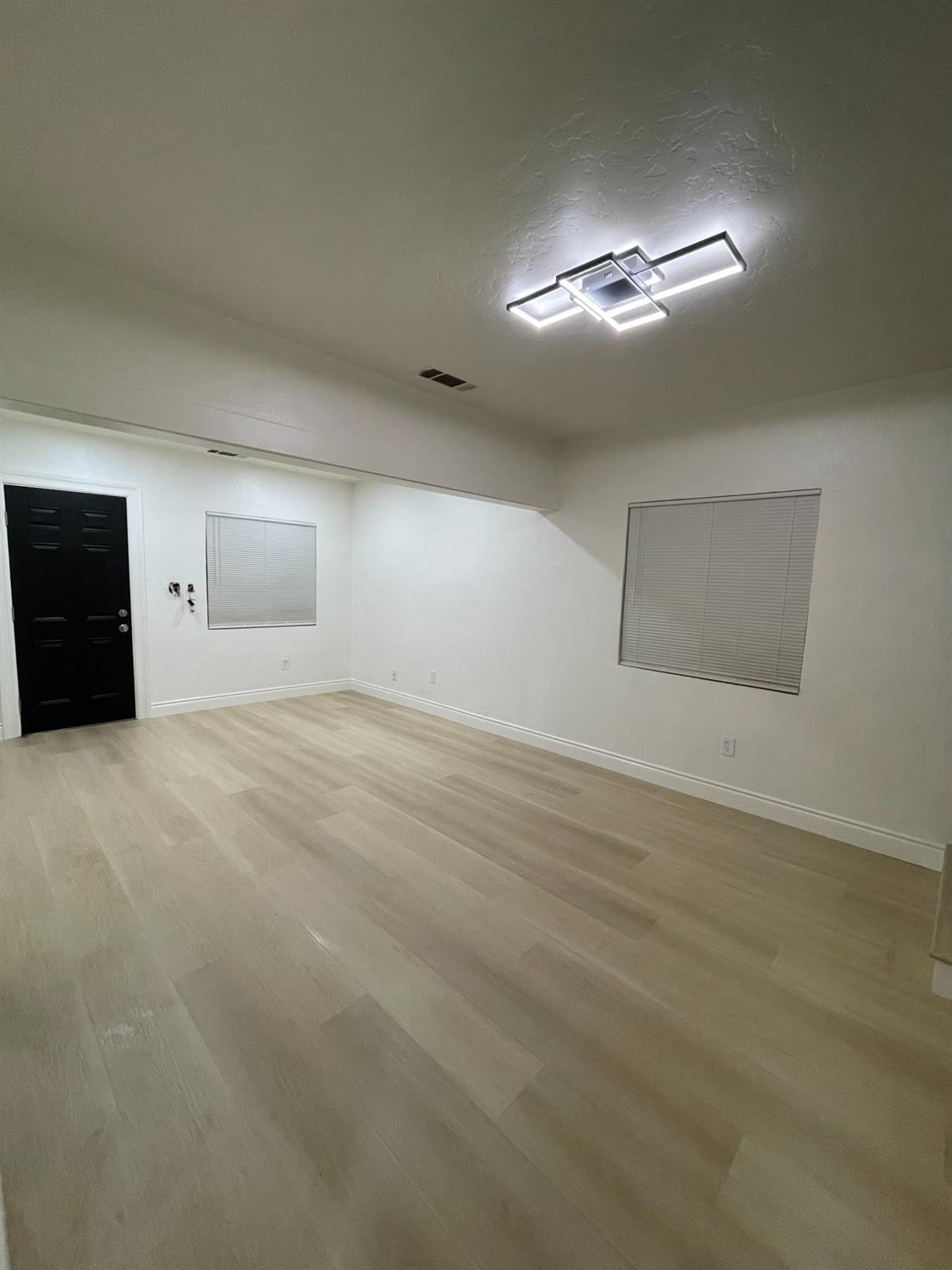 2524 E Grant Ave, Fresno, CA 93701