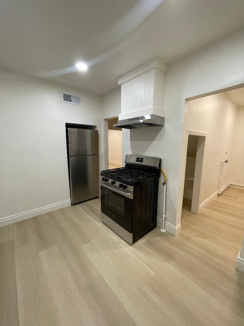 2524 E Grant Ave, Fresno, CA 93701