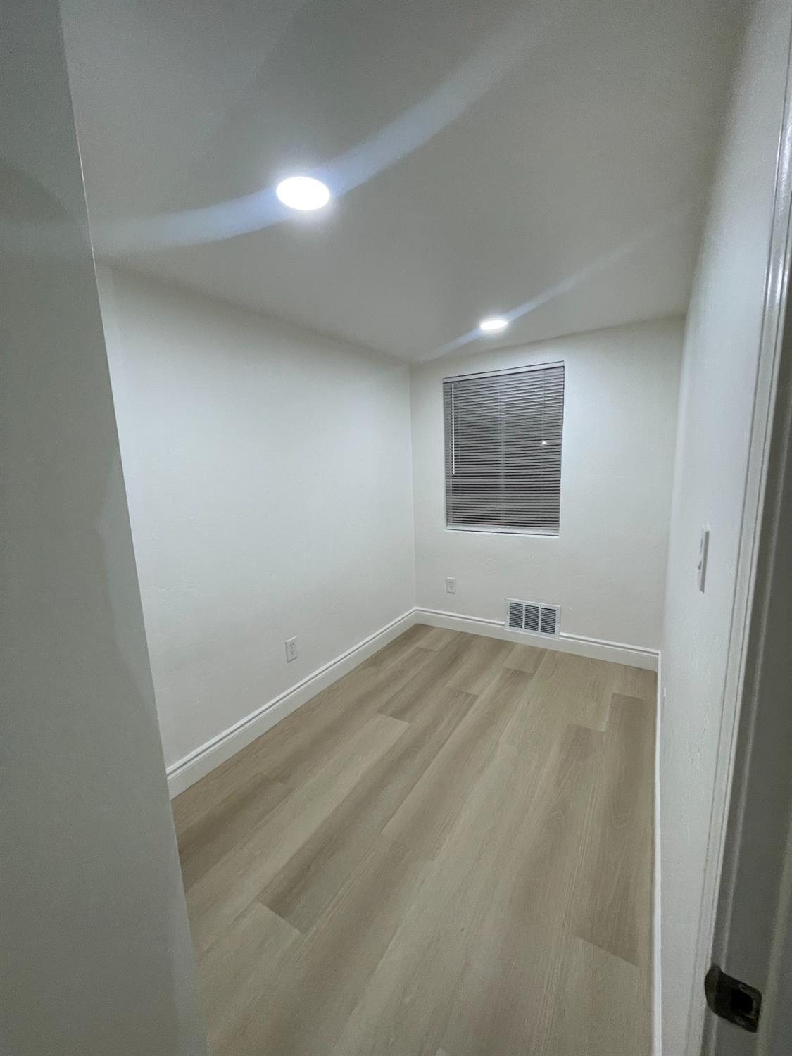 2524 E Grant Ave, Fresno, CA 93701