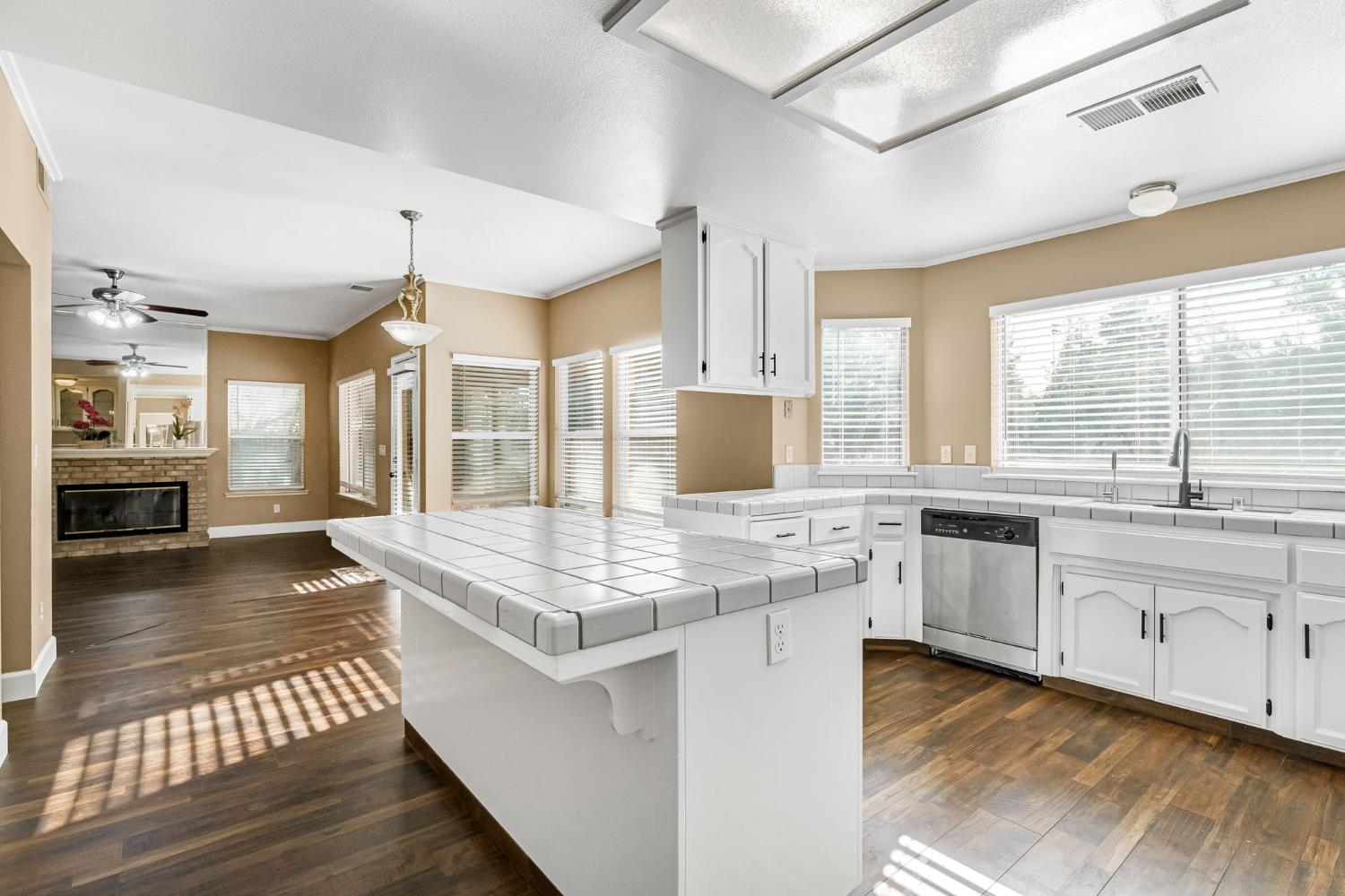 2034 Wrenwood Ave, Clovis, CA 93611