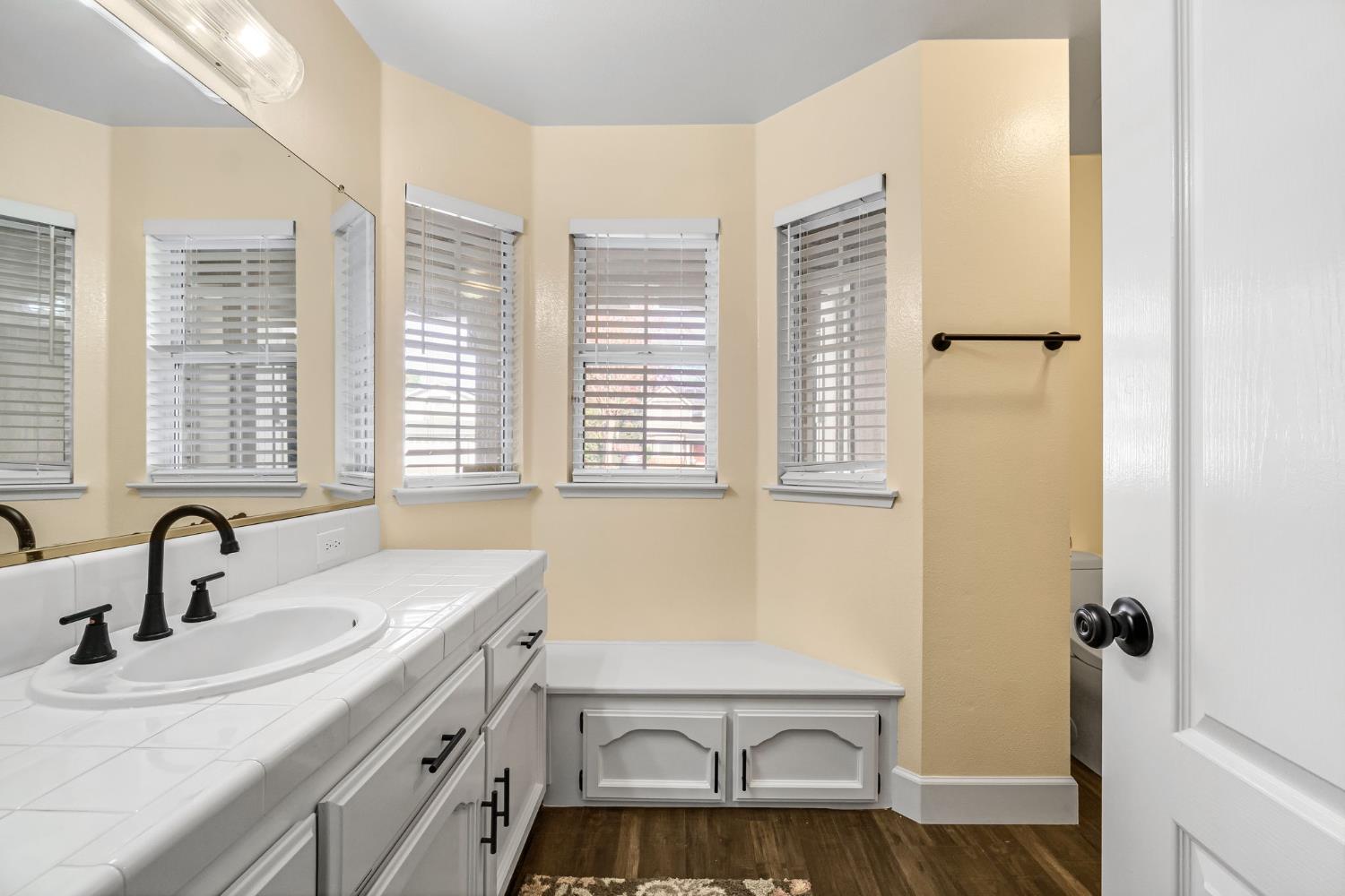 2034 Wrenwood Ave, Clovis, CA 93611