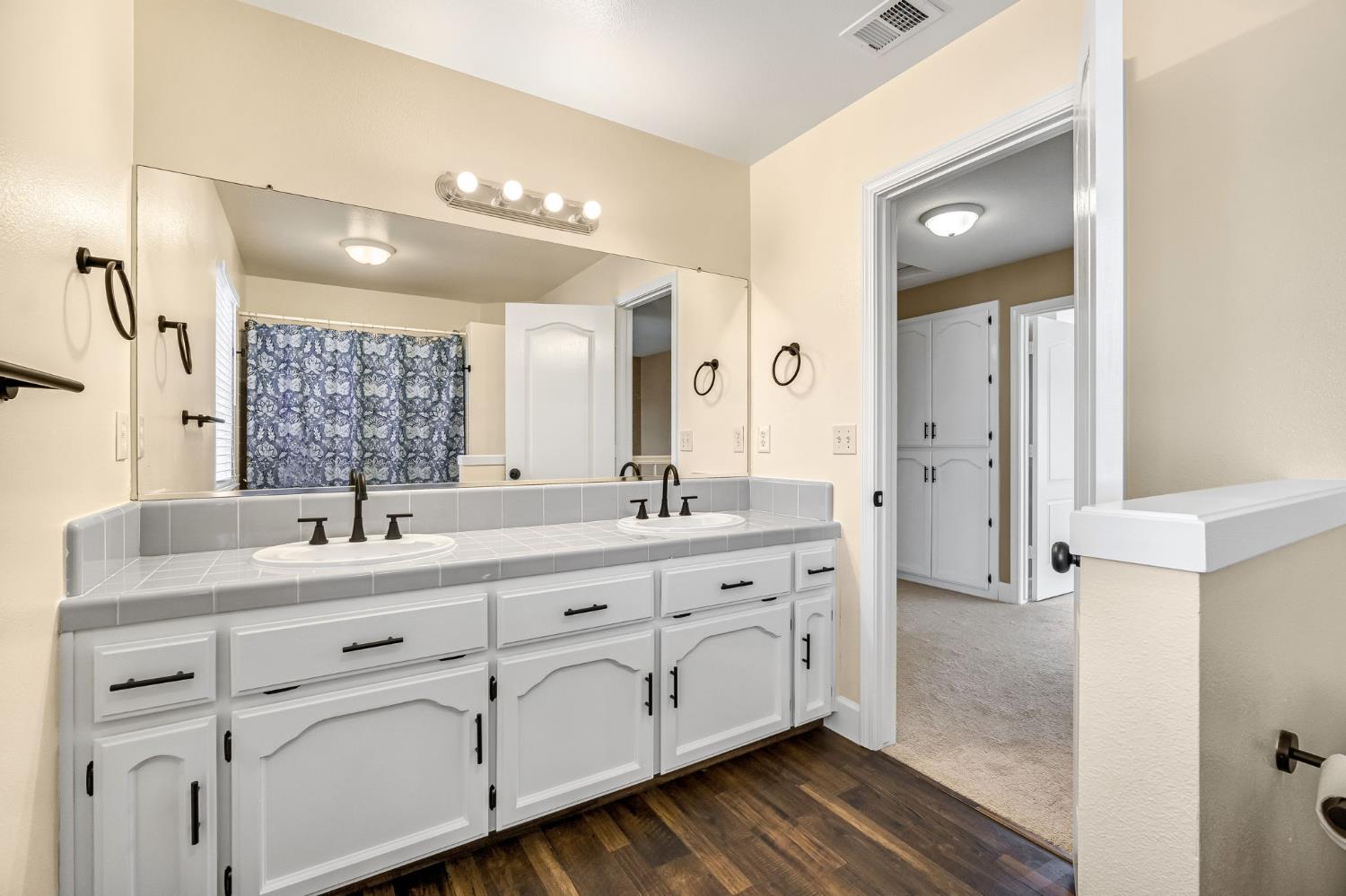 2034 Wrenwood Ave, Clovis, CA 93611