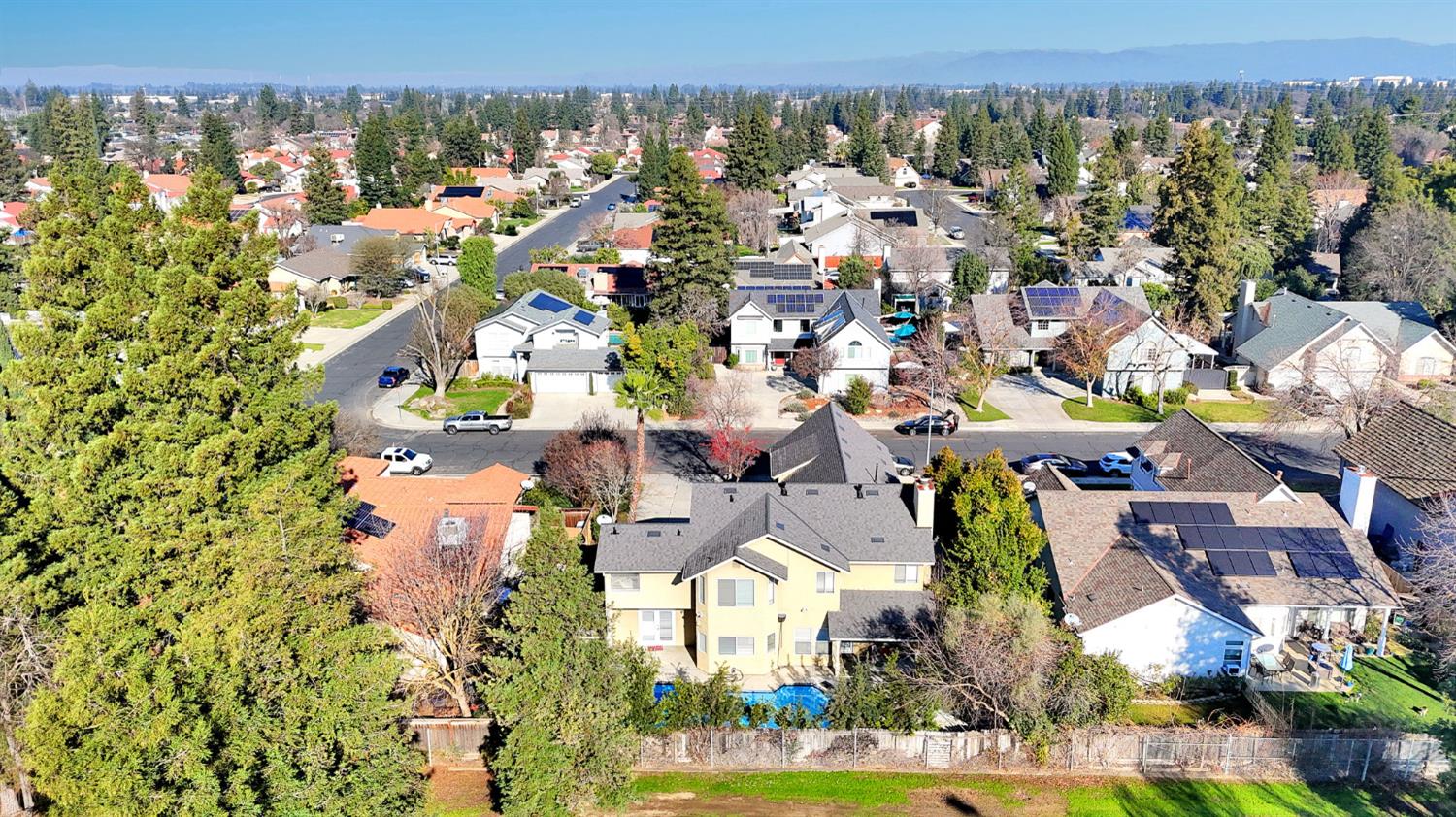 2034 Wrenwood Ave, Clovis, CA 93611