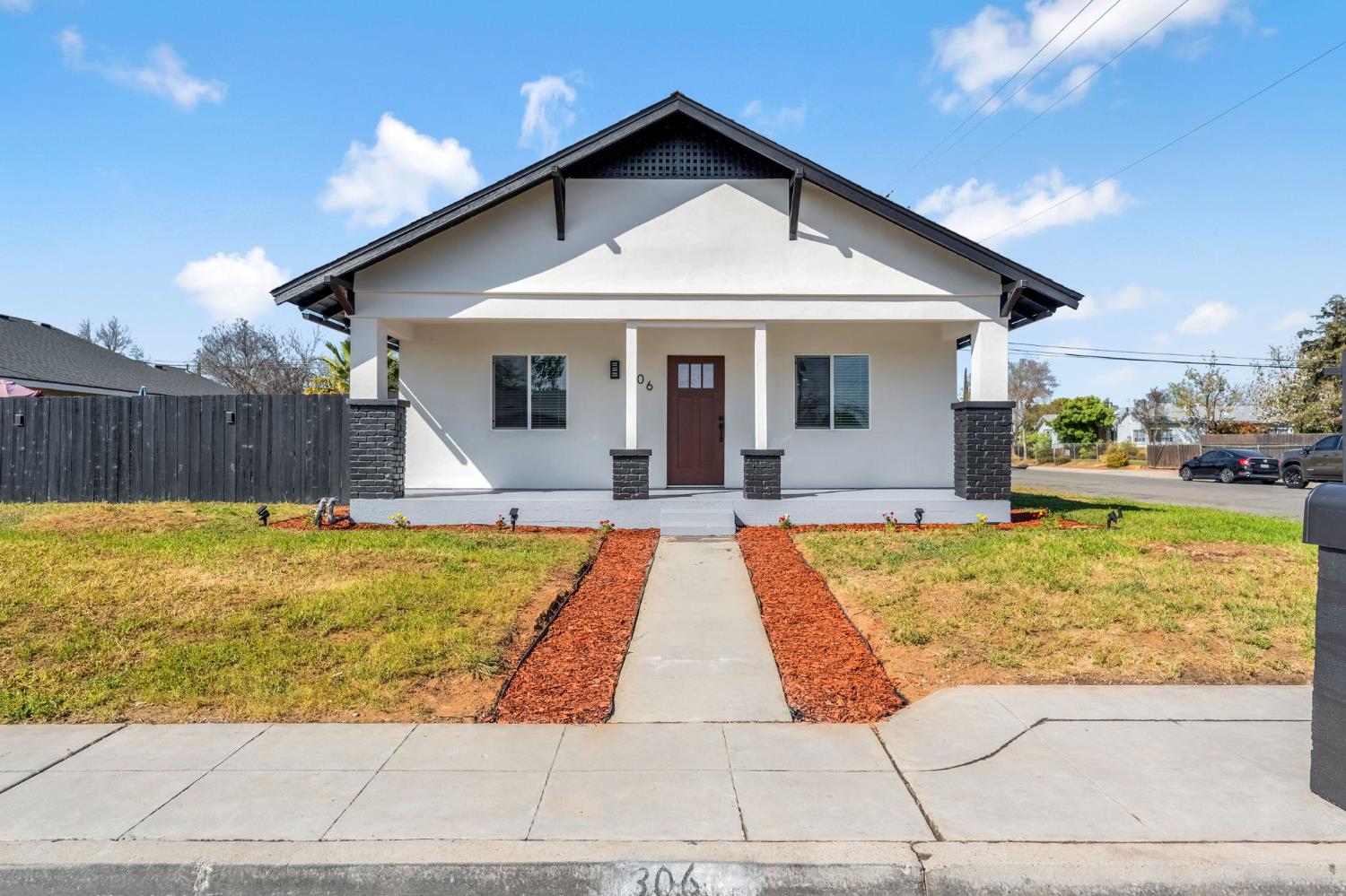 306 W Beechwood Ave, Pinedale, CA 93650