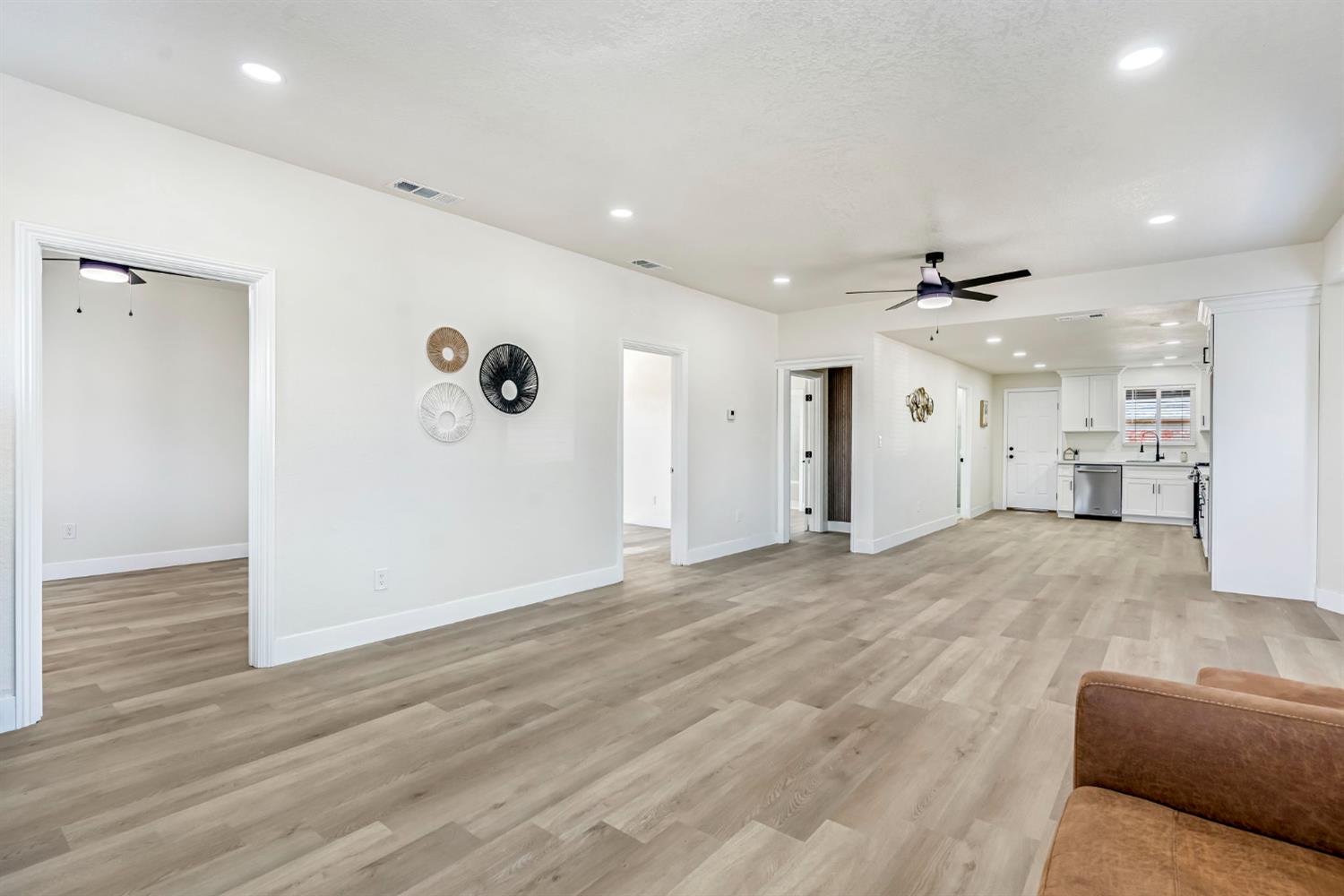 306 W Beechwood Ave, Pinedale, CA 93650