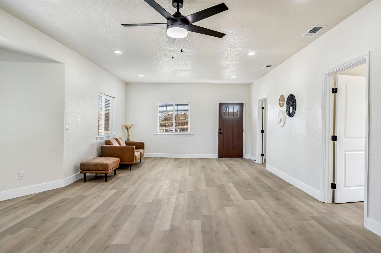 306 W Beechwood Ave, Pinedale, CA 93650