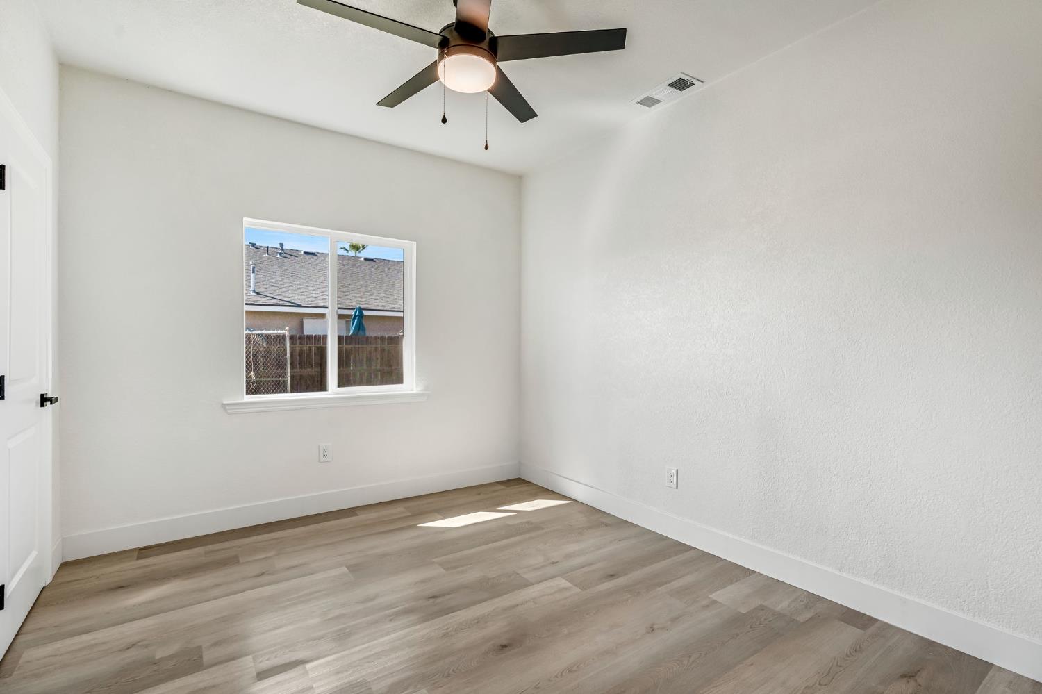 306 W Beechwood Ave, Pinedale, CA 93650