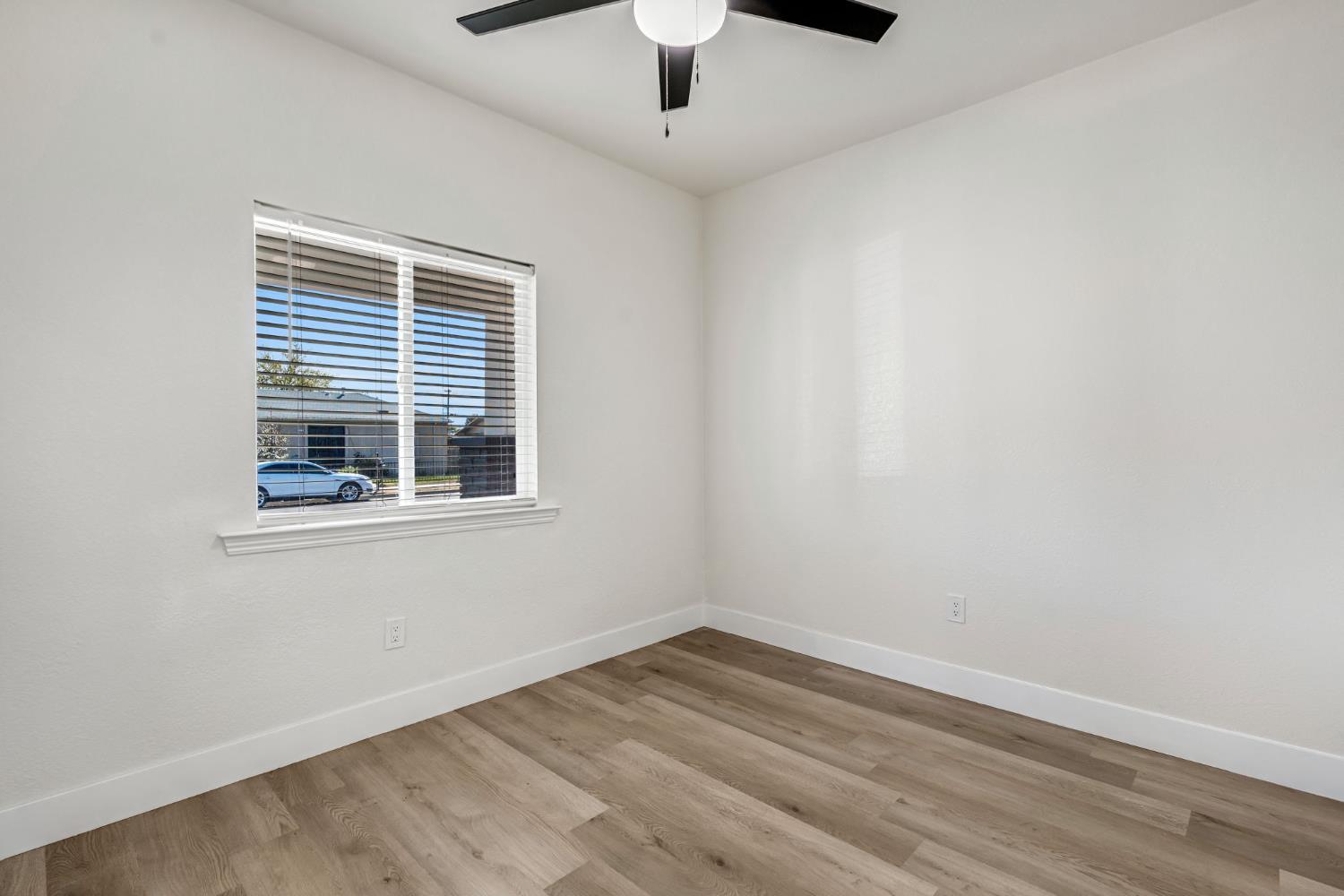 306 W Beechwood Ave, Pinedale, CA 93650