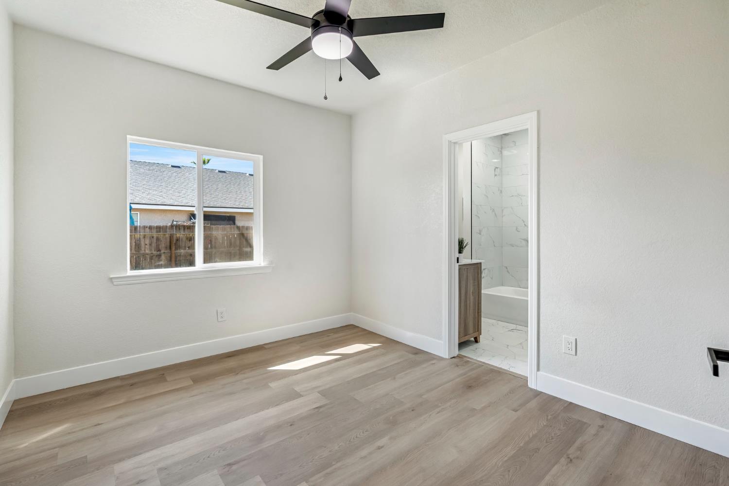 306 W Beechwood Ave, Pinedale, CA 93650