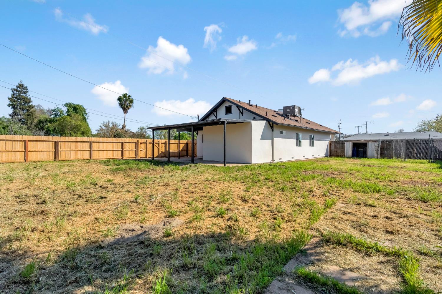 306 W Beechwood Ave, Pinedale, CA 93650