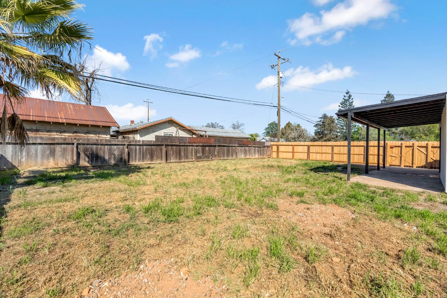 306 W Beechwood Ave, Pinedale, CA 93650
