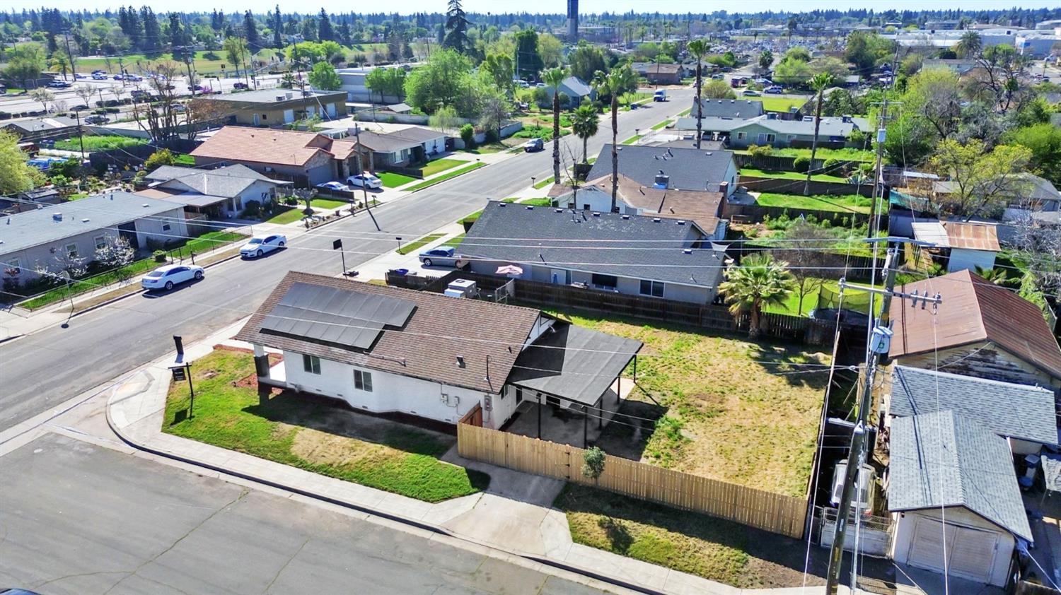 306 W Beechwood Ave, Pinedale, CA 93650