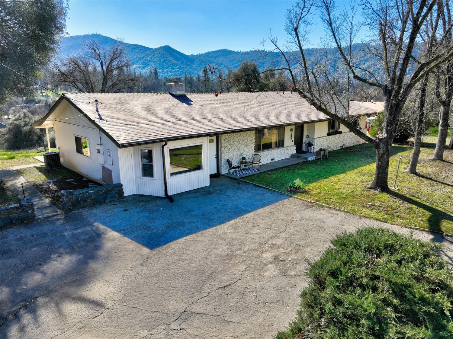 45430 Lauri Ln, Oakhurst, CA 93644