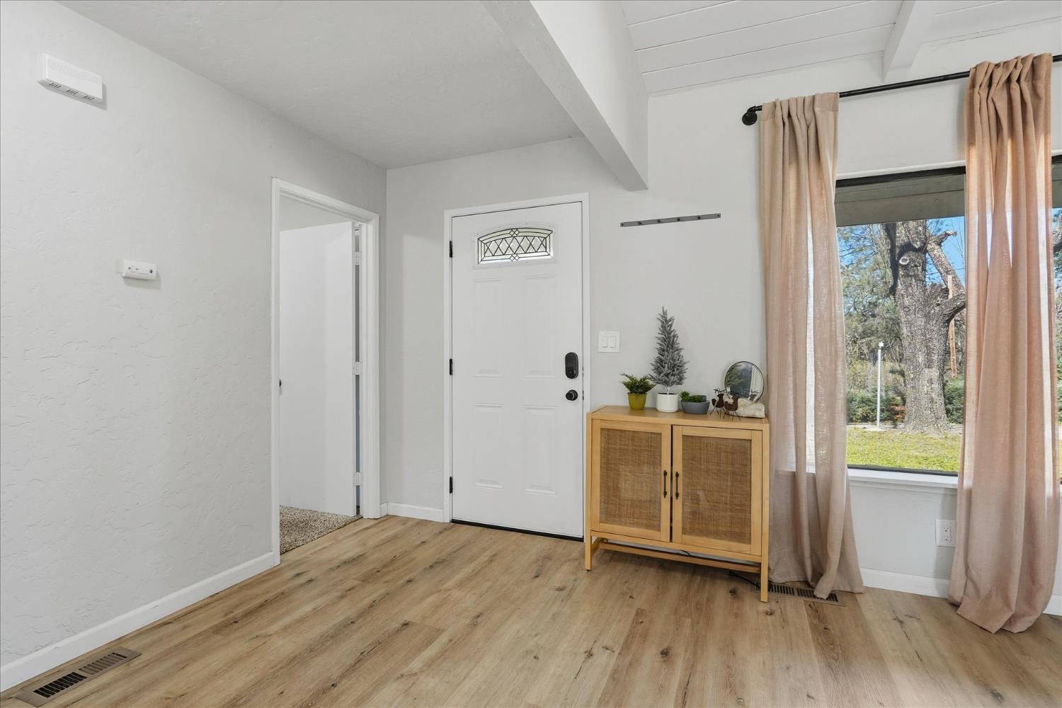 45430 Lauri Ln, Oakhurst, CA 93644