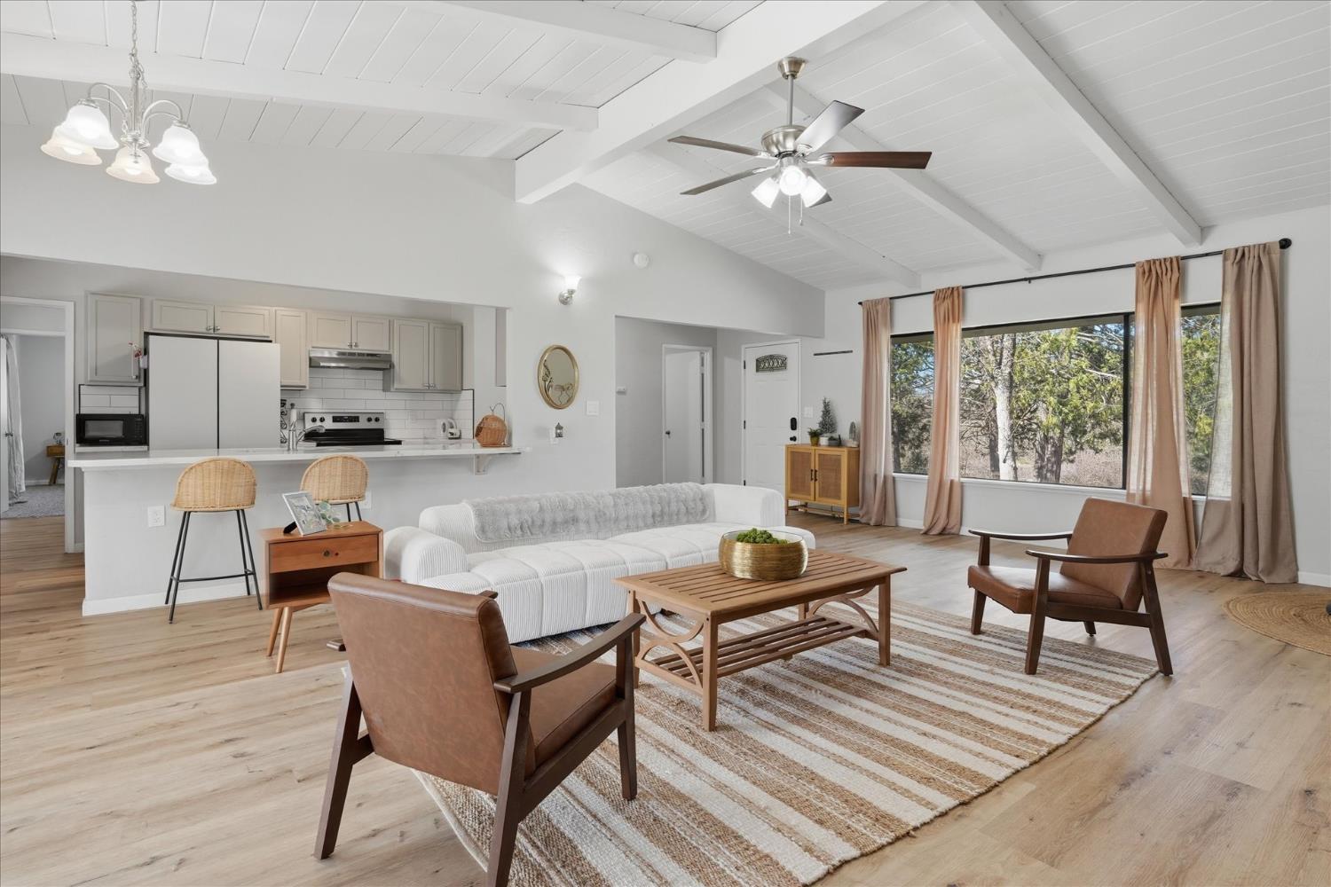 45430 Lauri Ln, Oakhurst, CA 93644