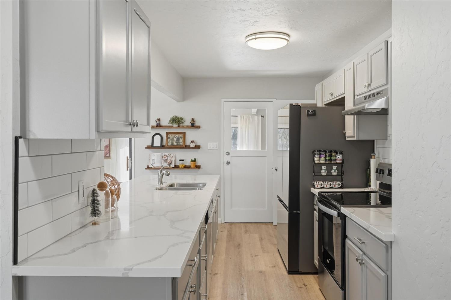 45430 Lauri Ln, Oakhurst, CA 93644