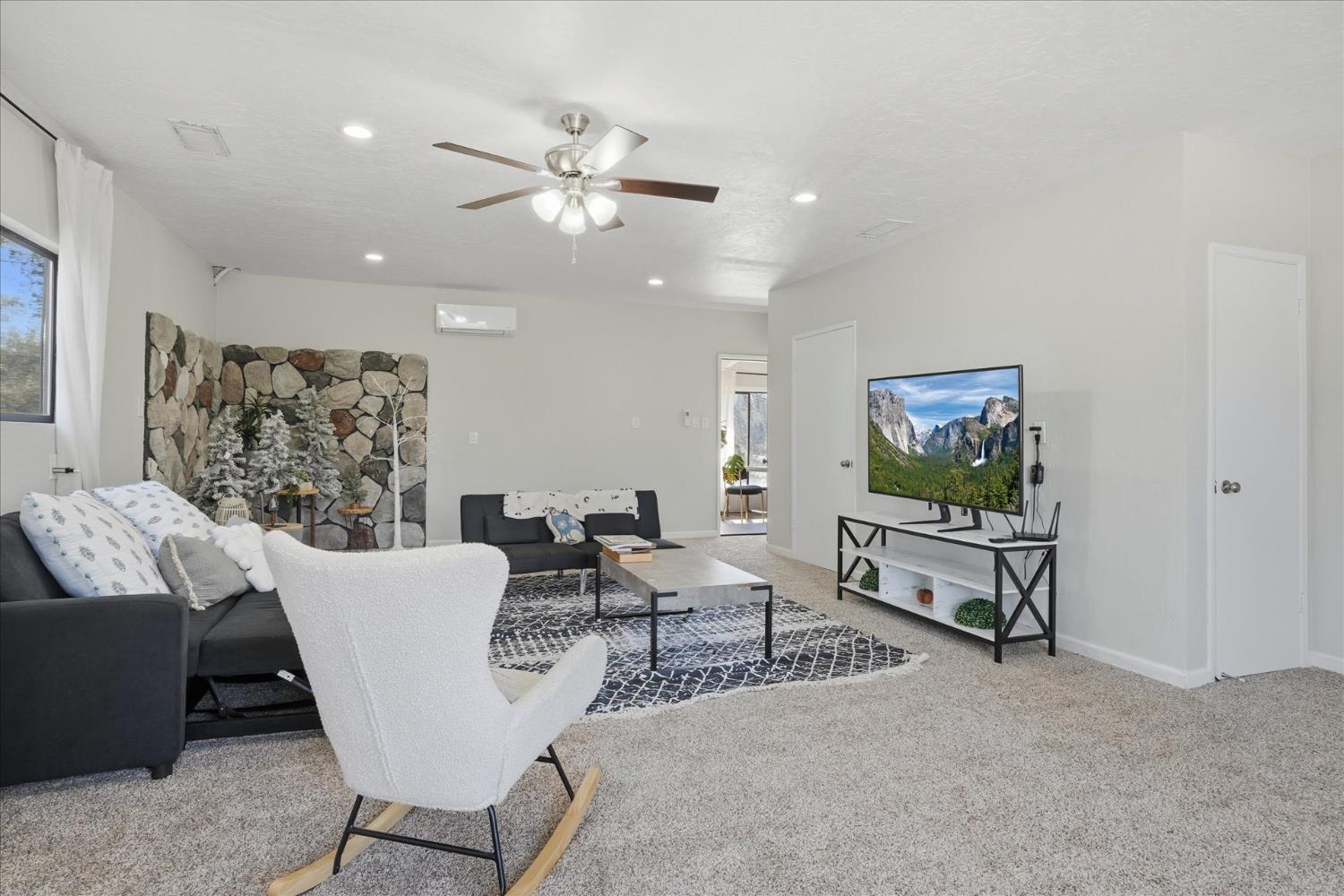 45430 Lauri Ln, Oakhurst, CA 93644