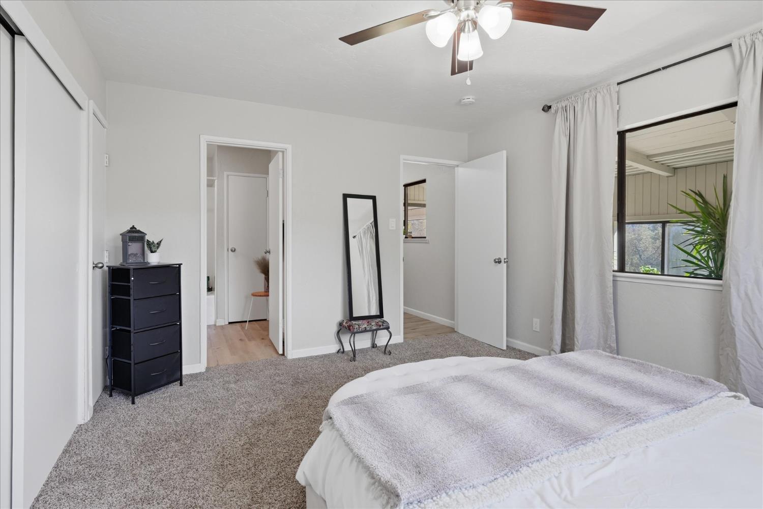 45430 Lauri Ln, Oakhurst, CA 93644