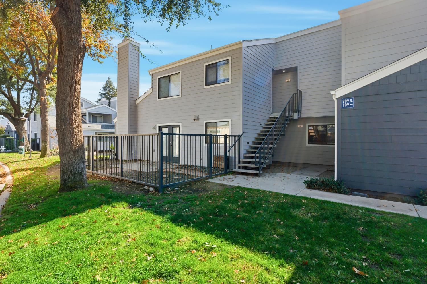 7675 N 1st St #109, Fresno, CA 93720