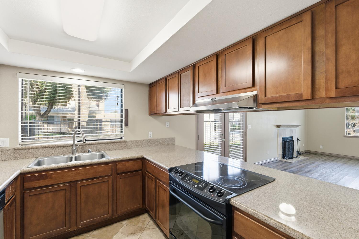 7675 N 1st St #109, Fresno, CA 93720