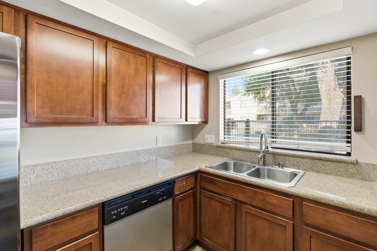 7675 N 1st St #109, Fresno, CA 93720