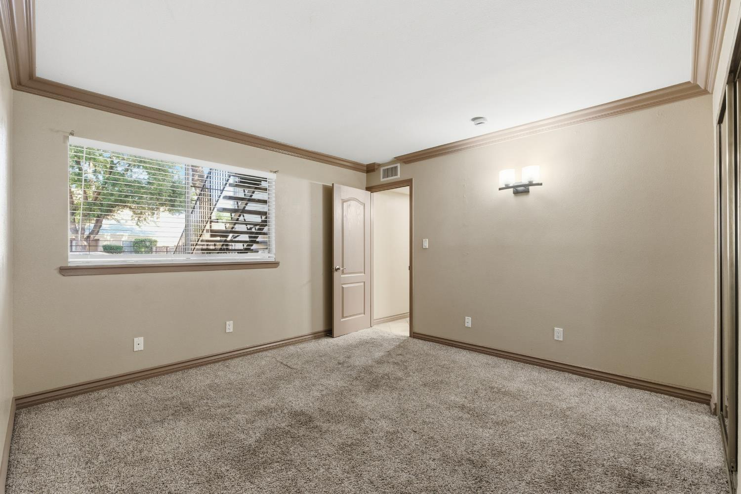 7675 N 1st St #109, Fresno, CA 93720