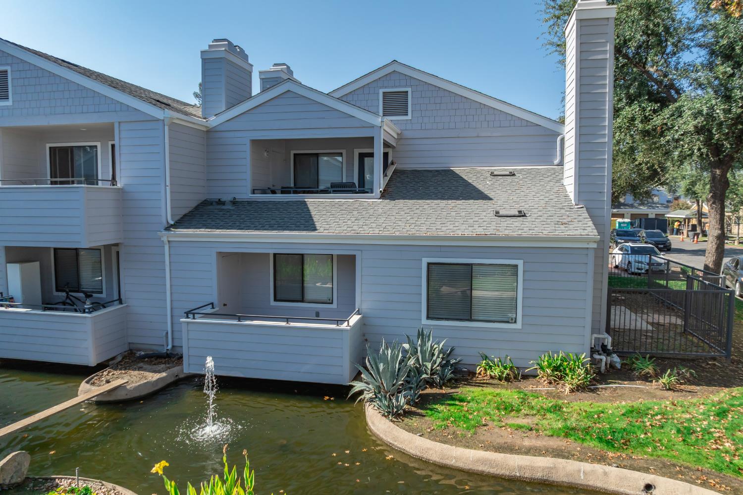 7675 N 1st St #109, Fresno, CA 93720