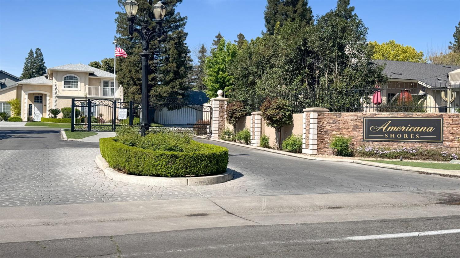 514 E Coral Pointe, Fresno, CA 93730