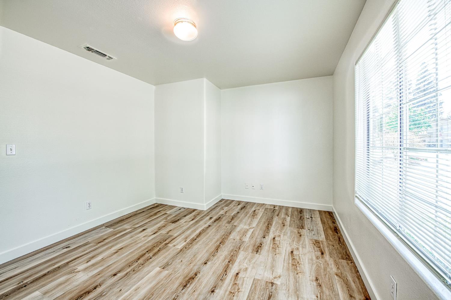 514 E Coral Pointe, Fresno, CA 93730