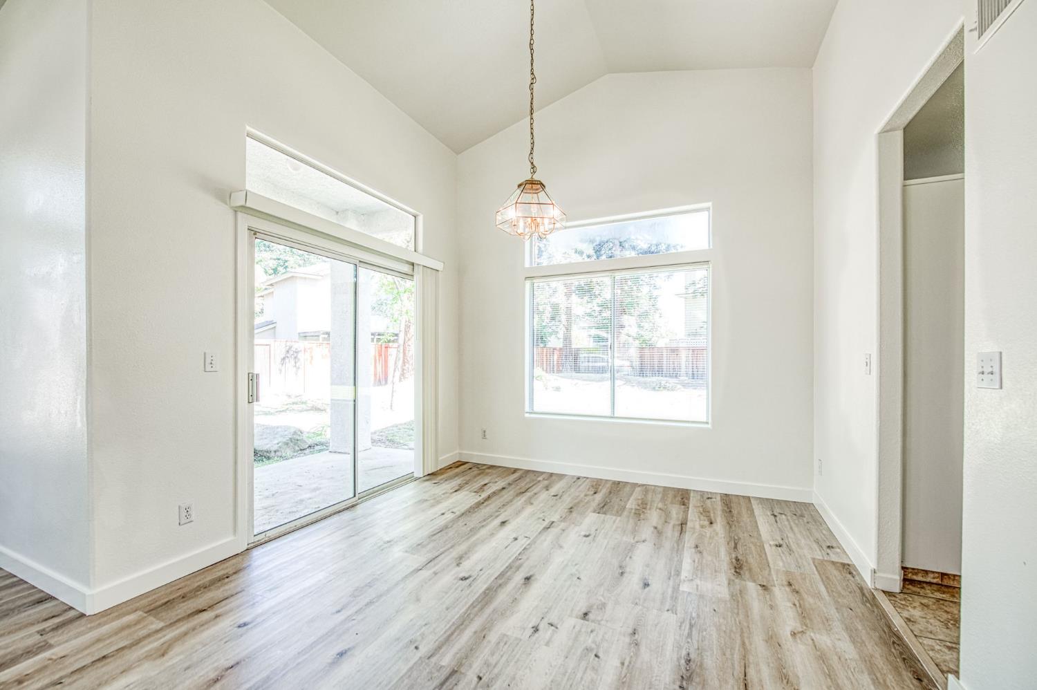 514 E Coral Pointe, Fresno, CA 93730