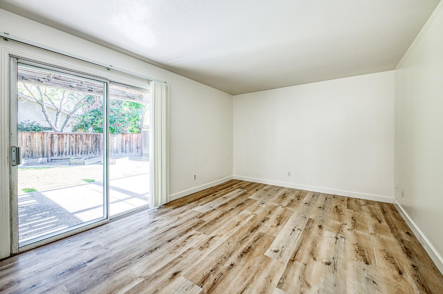 514 E Coral Pointe, Fresno, CA 93730