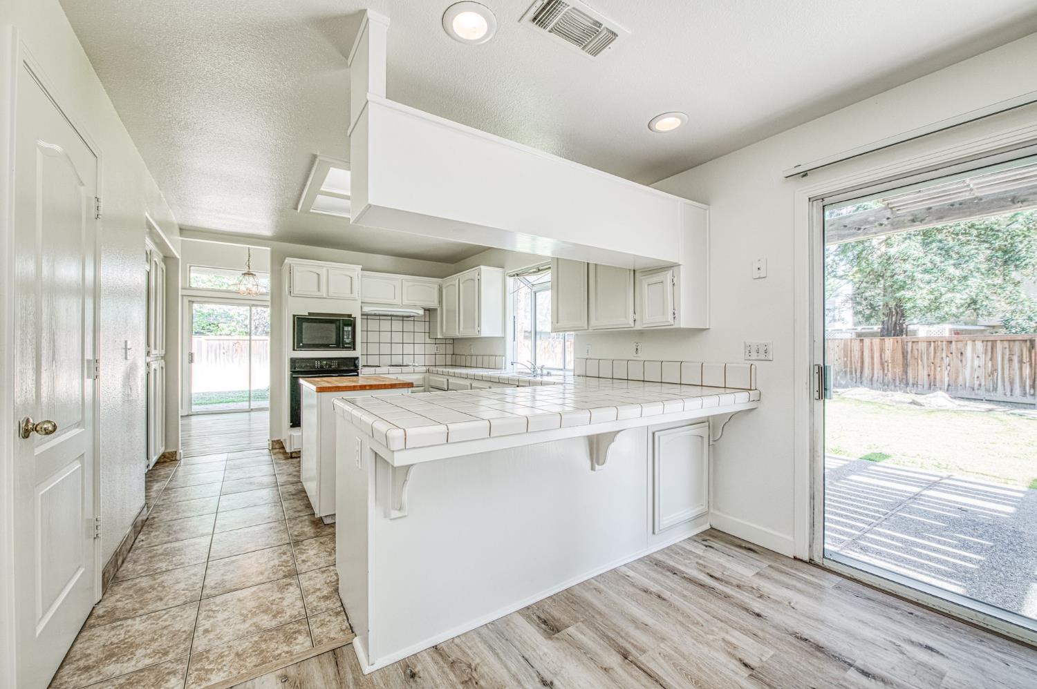 514 E Coral Pointe, Fresno, CA 93730