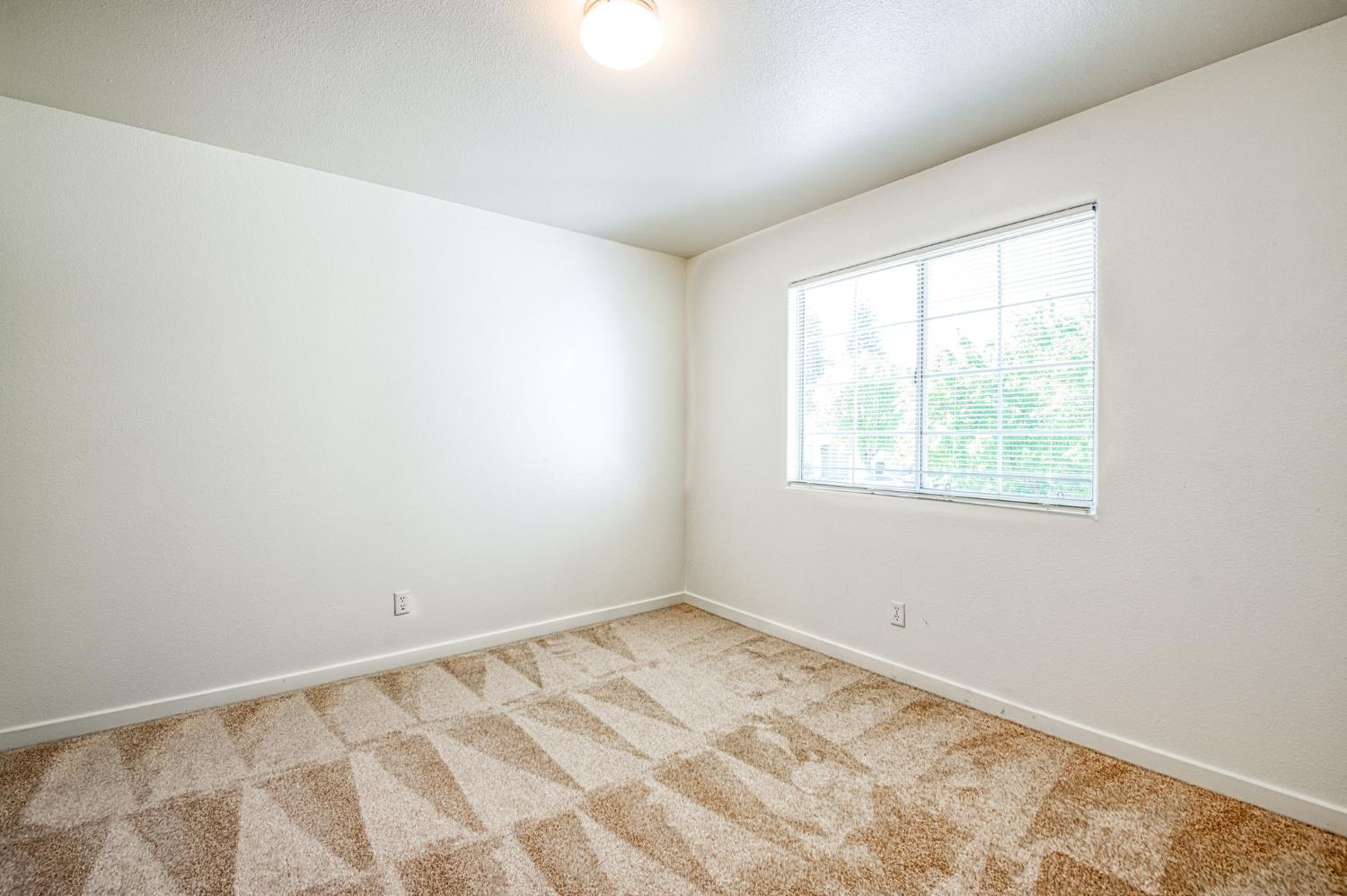 514 E Coral Pointe, Fresno, CA 93730