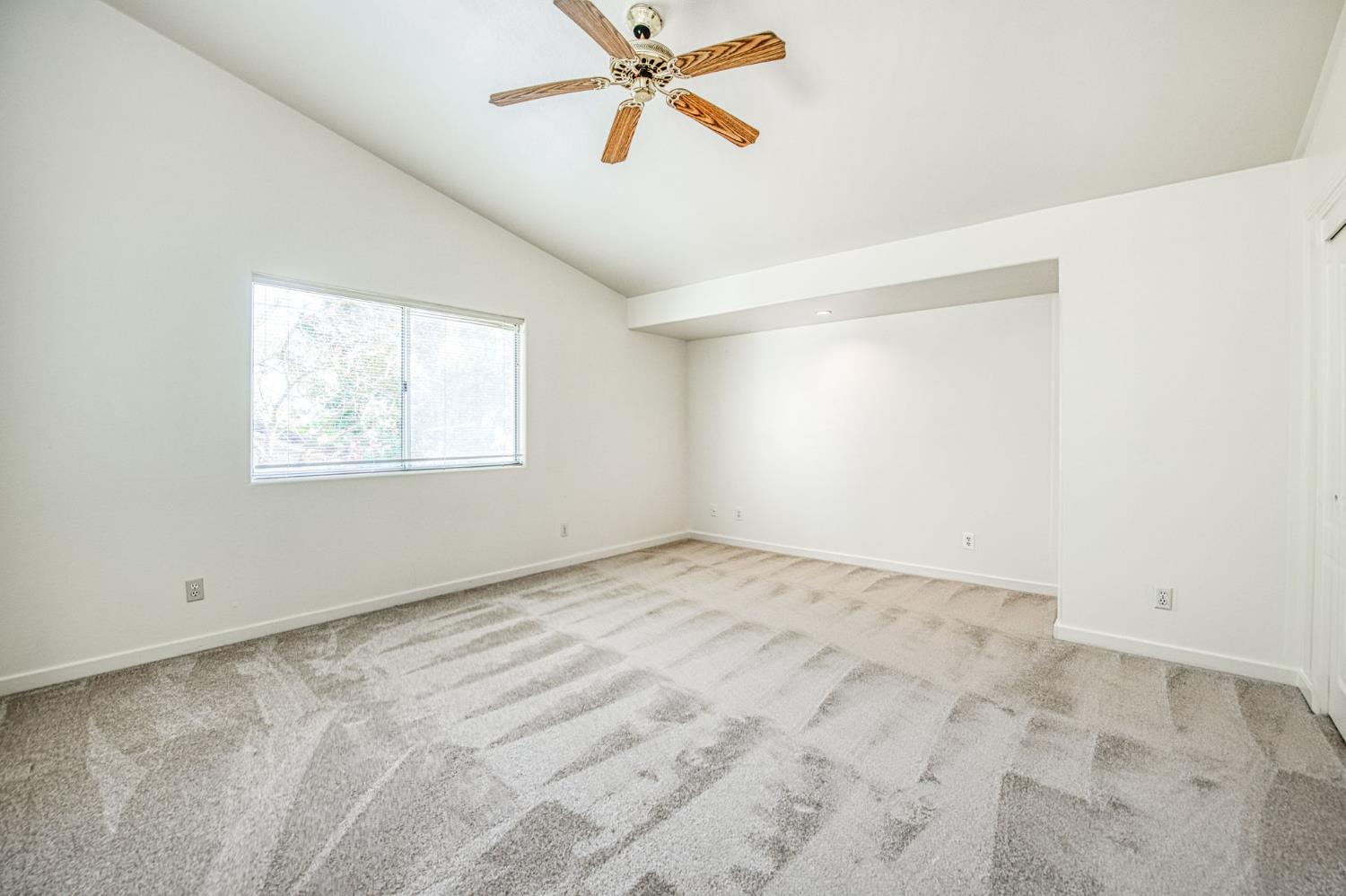 514 E Coral Pointe, Fresno, CA 93730