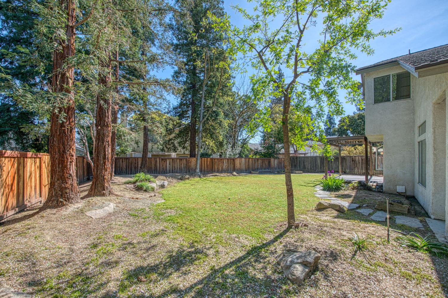 514 E Coral Pointe, Fresno, CA 93730