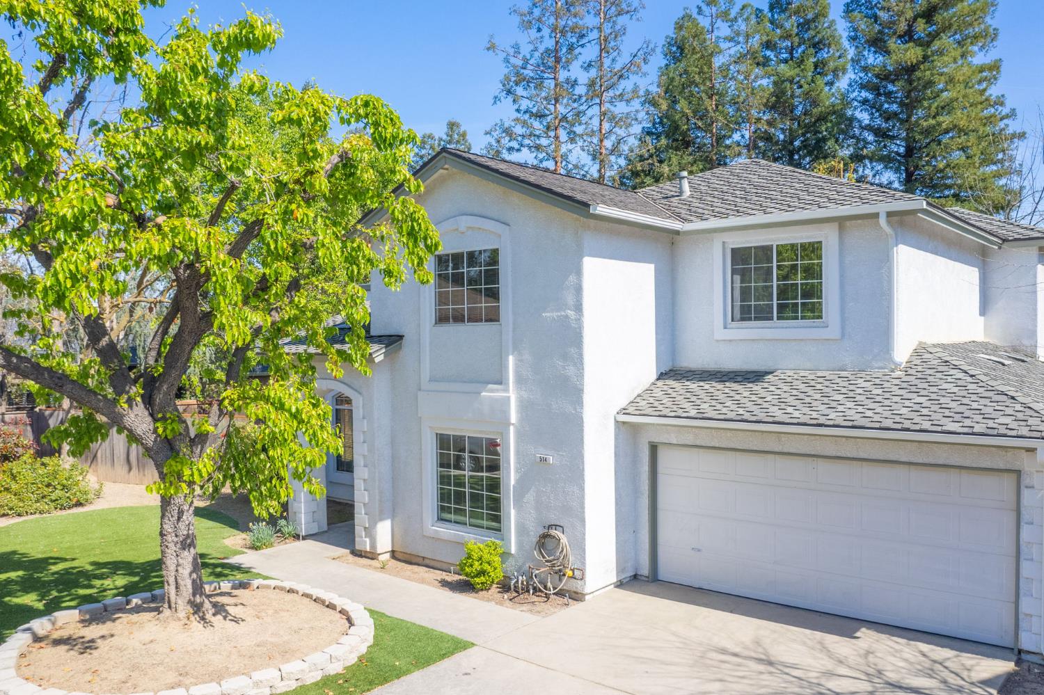 514 E Coral Pointe, Fresno, CA 93730