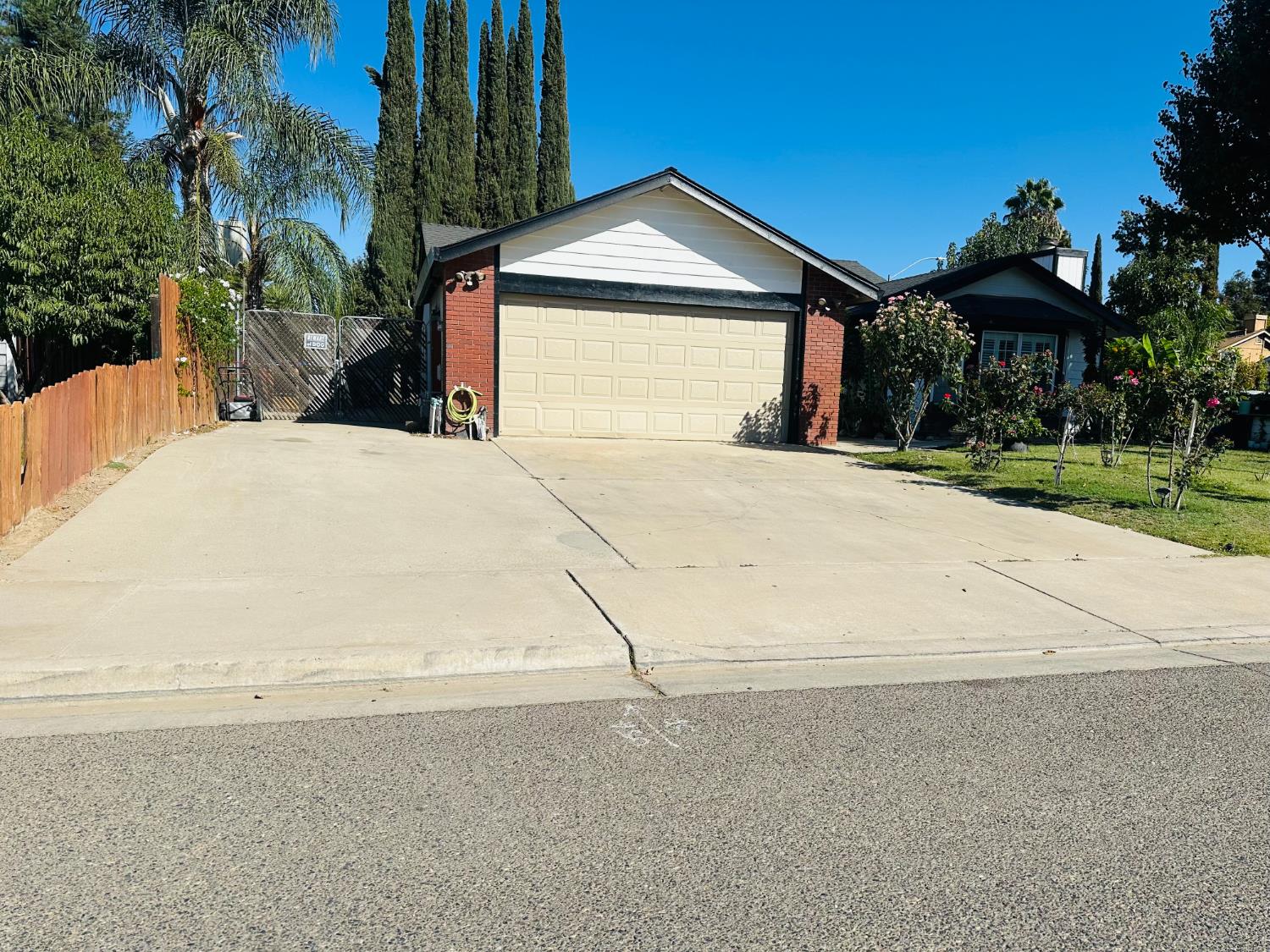 1604 Parkridge Dr, Chowchilla, CA 93610