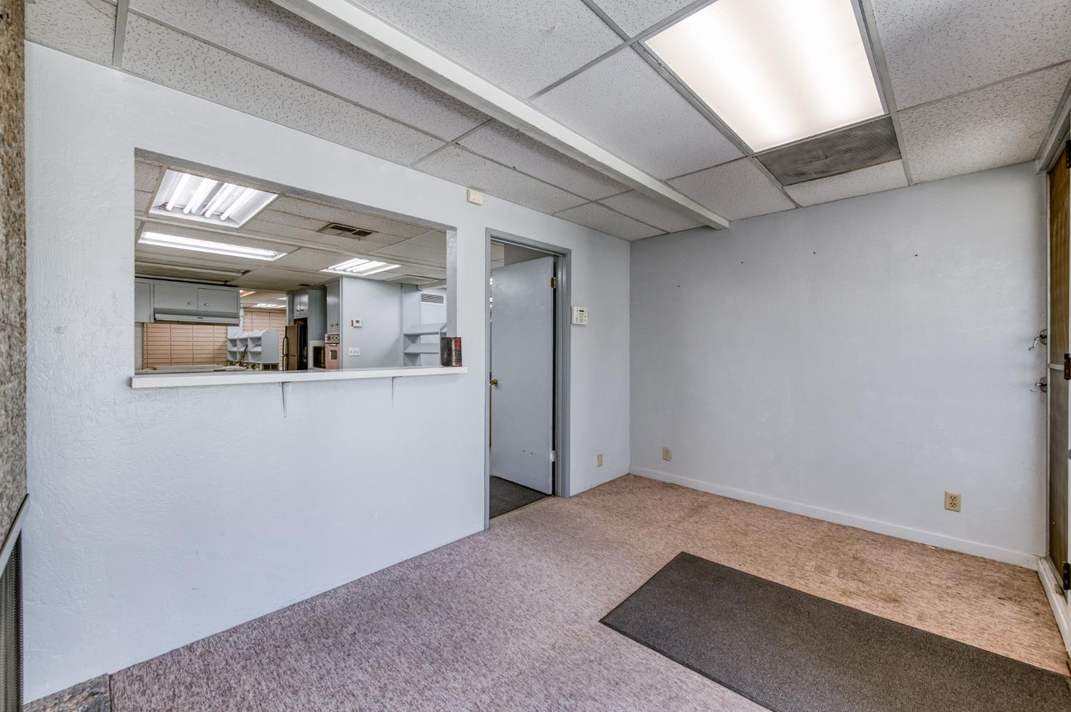 446 W Shaw Ave, Fresno, CA 93704