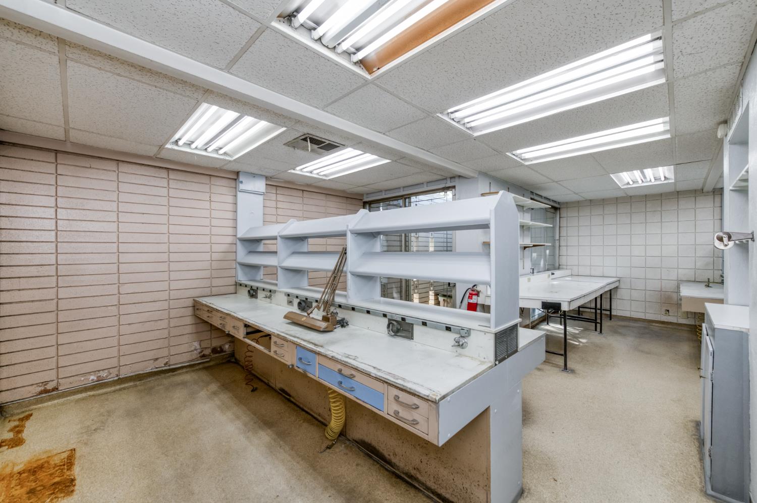 446 W Shaw Ave, Fresno, CA 93704