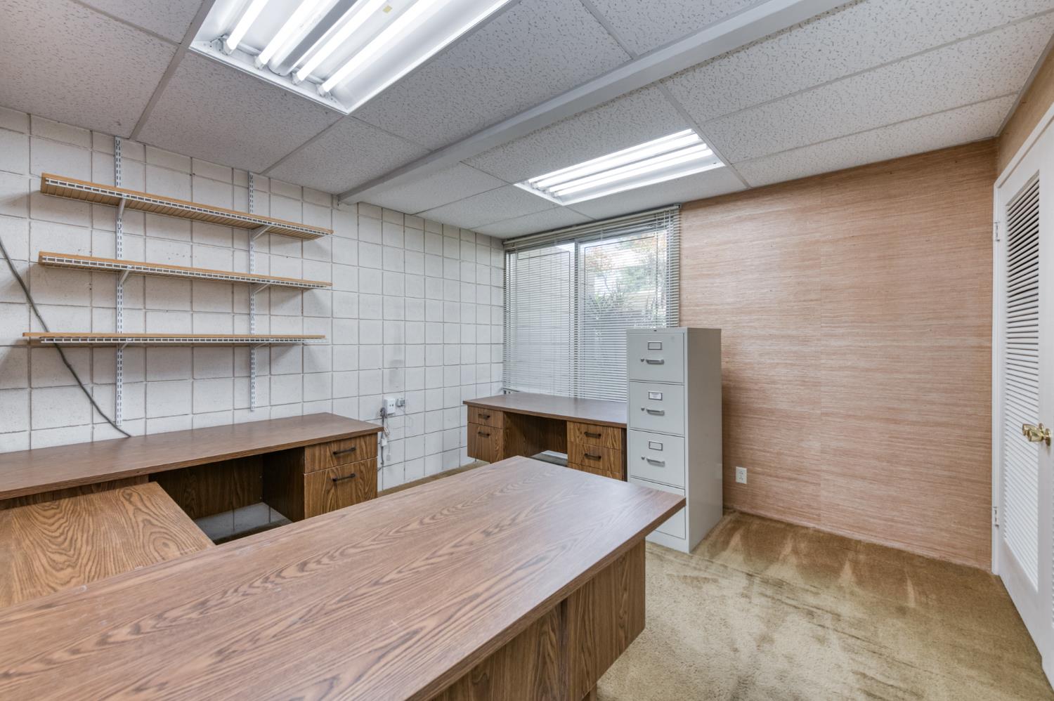 446 W Shaw Ave, Fresno, CA 93704