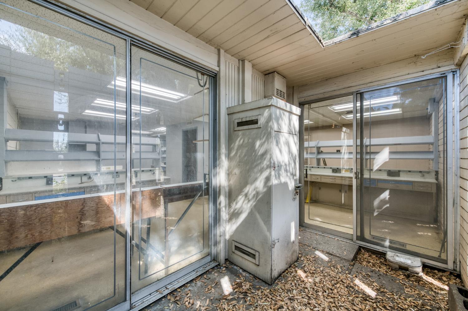 446 W Shaw Ave, Fresno, CA 93704