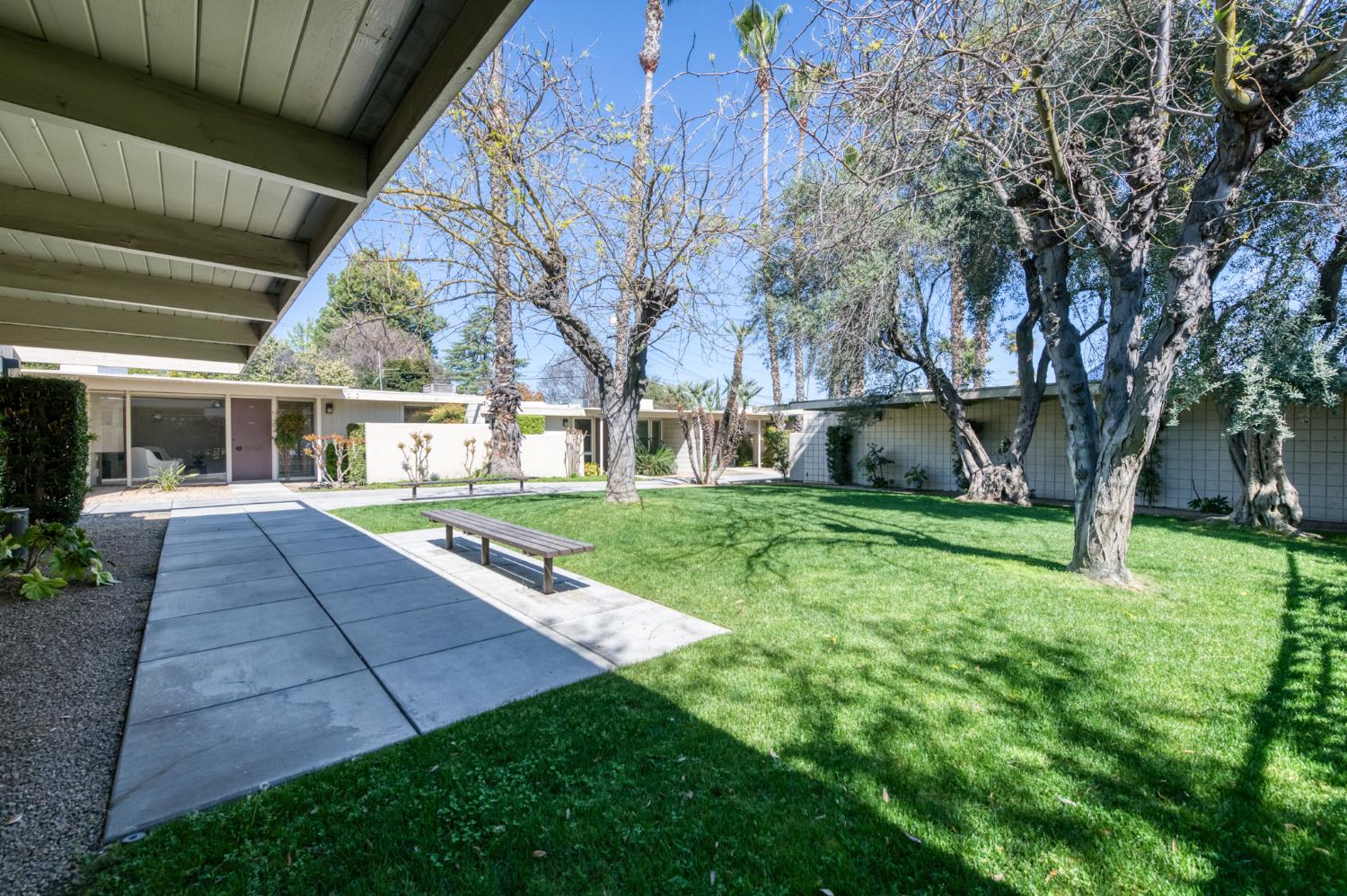 446 W Shaw Ave, Fresno, CA 93704