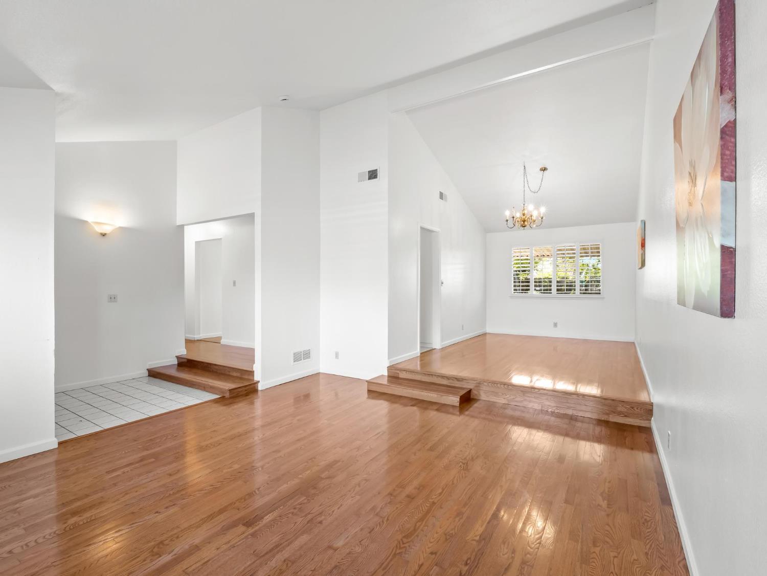 873 Cedar Ln, Lemoore, CA 93245