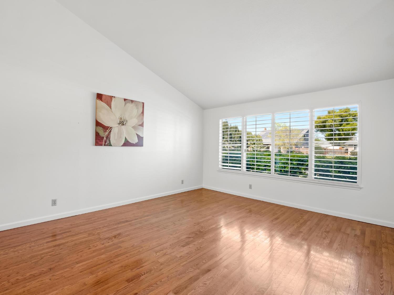 873 Cedar Ln, Lemoore, CA 93245