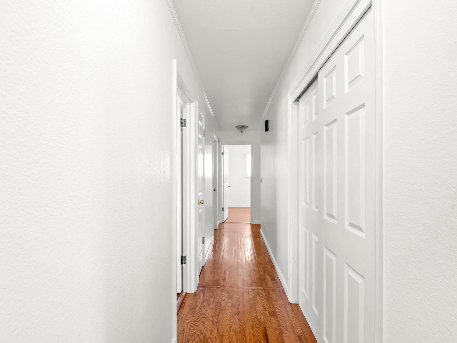 873 Cedar Ln, Lemoore, CA 93245