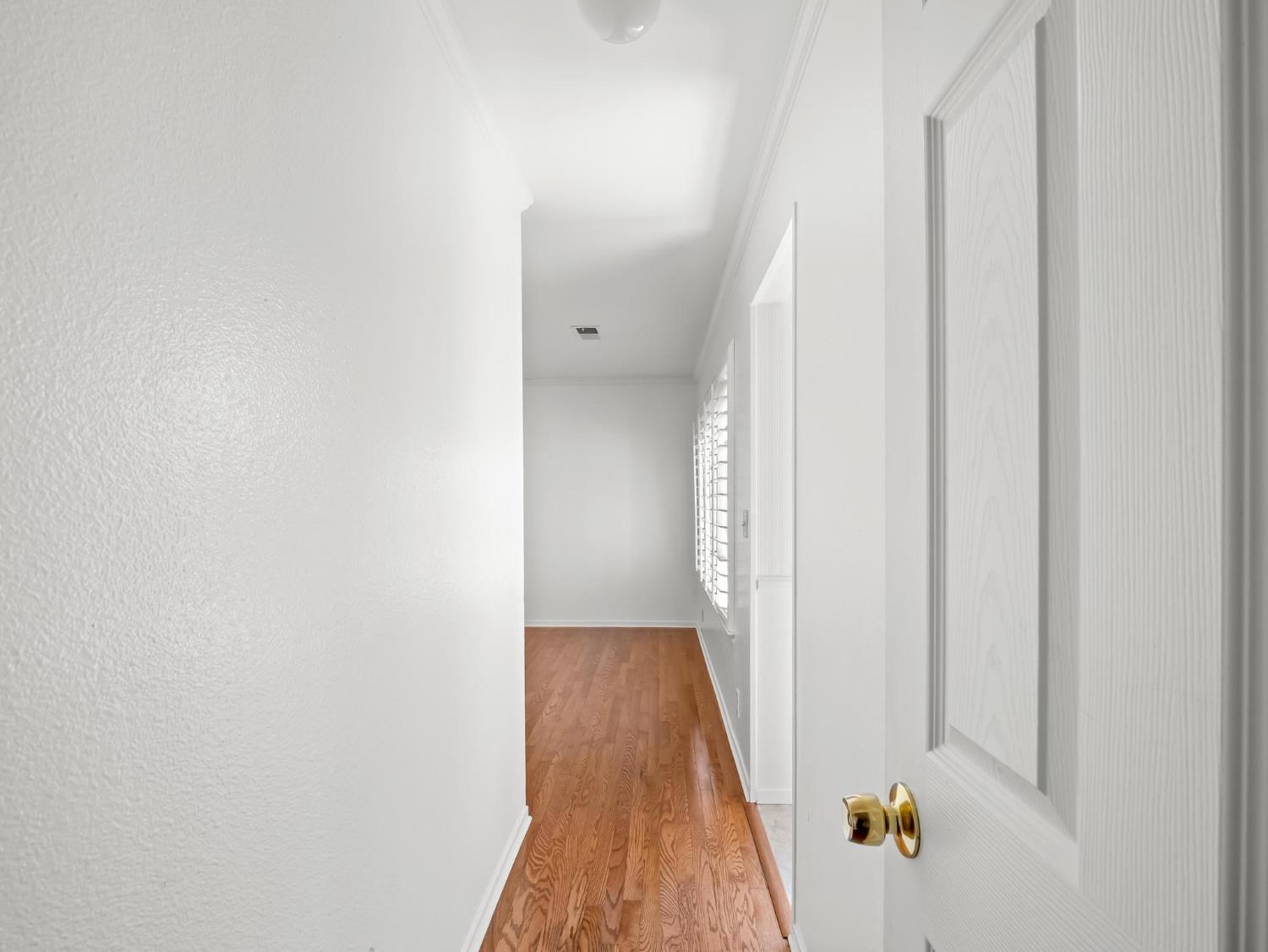 873 Cedar Ln, Lemoore, CA 93245