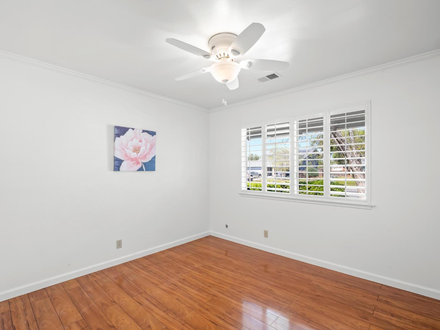 873 Cedar Ln, Lemoore, CA 93245