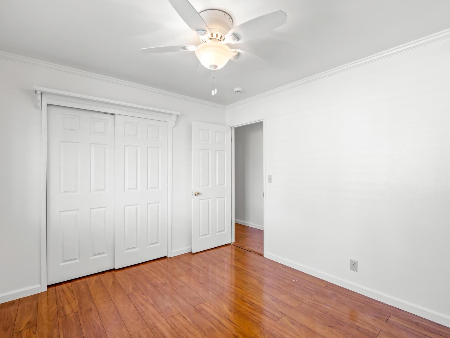 873 Cedar Ln, Lemoore, CA 93245