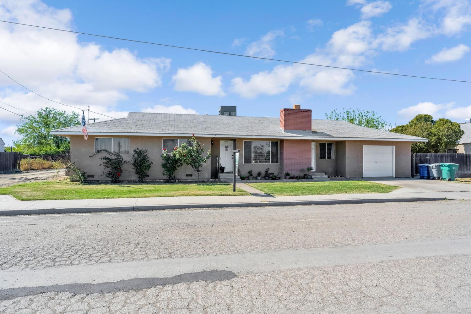 22080 W Nevada Ave, San Joaquin, CA 93660